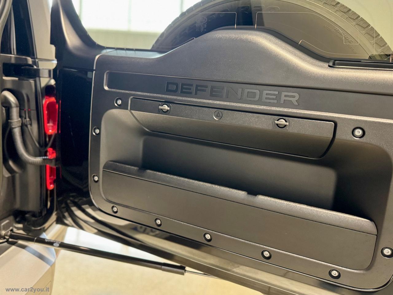 LAND ROVER Defender 110 3.0D I6 200 CV X-Dynamic SE N1