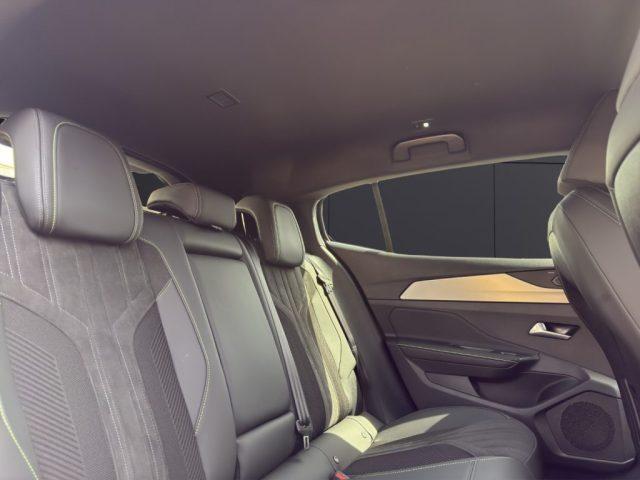 PEUGEOT 408 Hybrid 136 e-DCS6 GT
