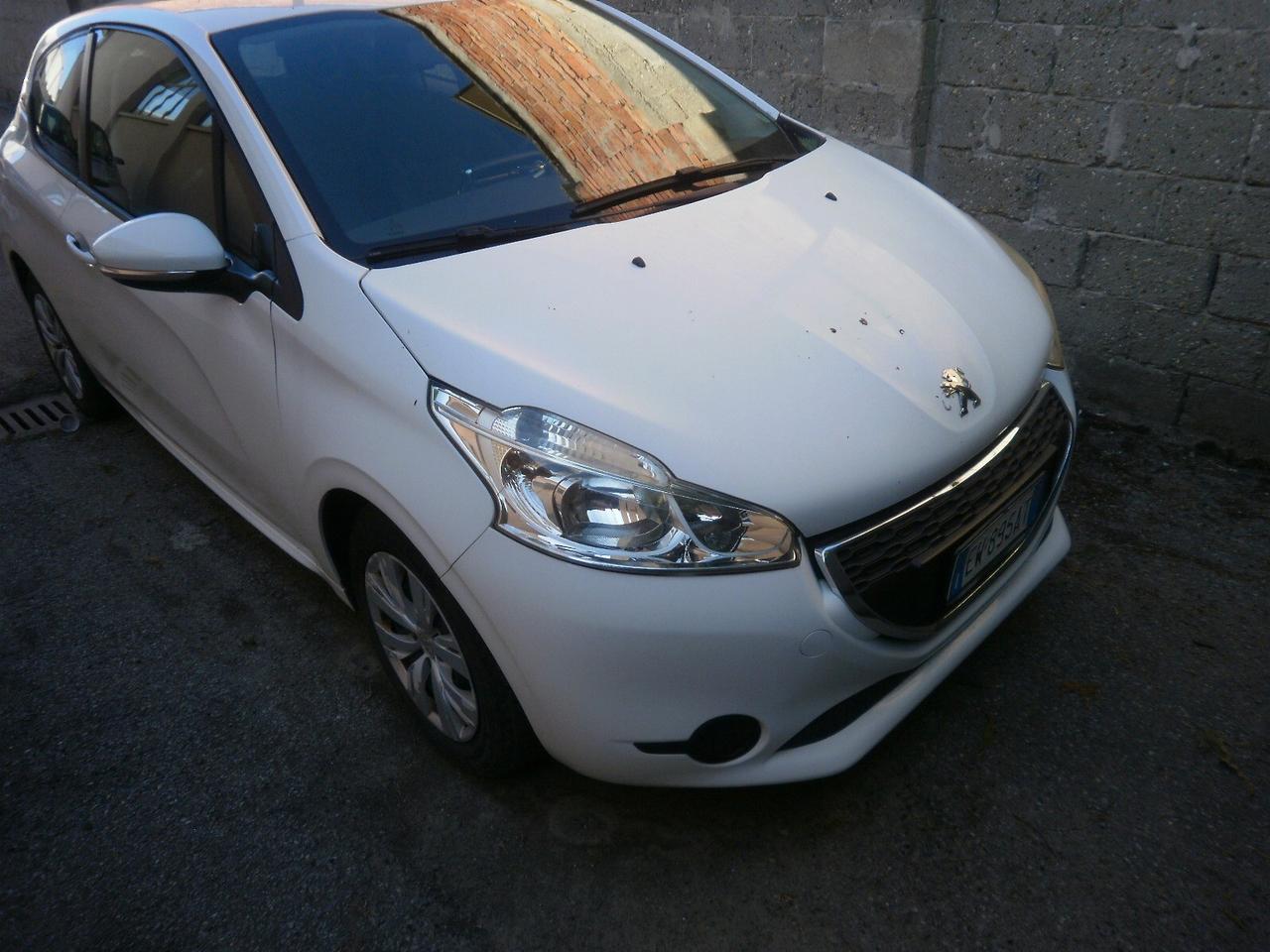 Peugeot 208 PureTech 82 3 porte Allure
