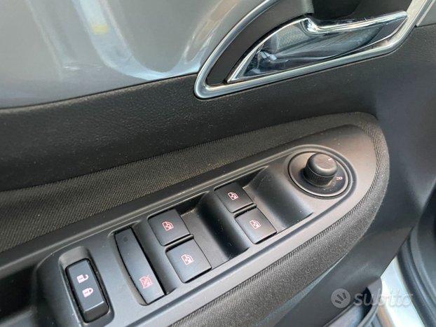 Opel Mokka BENZINA - NEOPATENTATI - AREA B MILANO