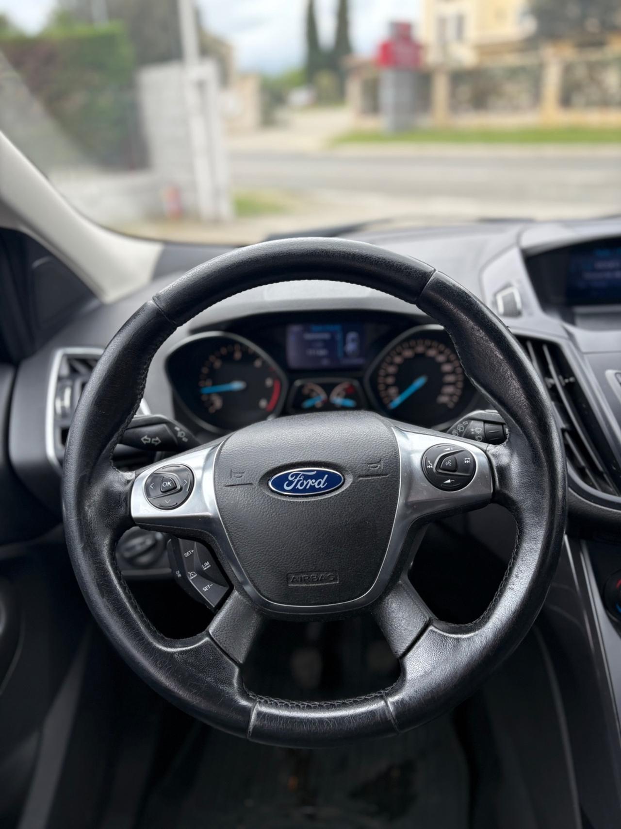 Ford Kuga 2.0 TDCI 140 CV 4WD Titanium