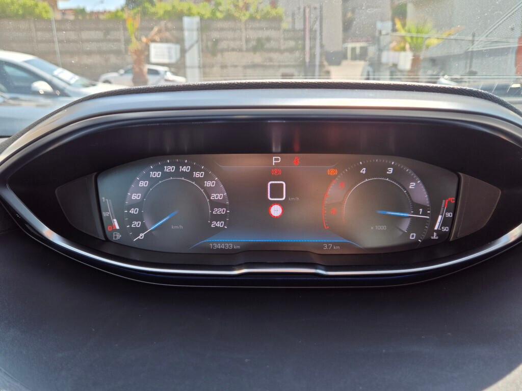 Peugeot 3008 BlueHDi 130CV EAT8 Active Business