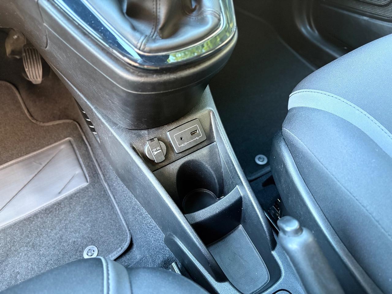 Lancia Ypsilon 1.2 69 CV 5P Gold UCONNECT Blue&Me