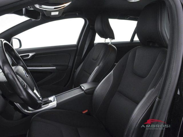 VOLVO V60 D2 Geartronic Momentum