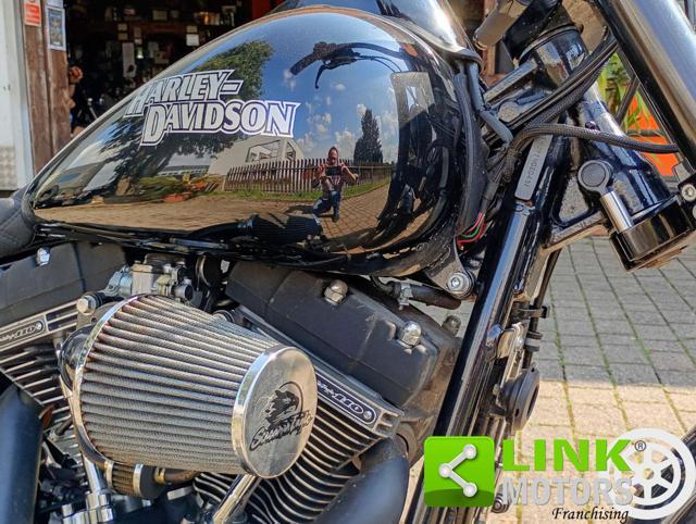 HARLEY-DAVIDSON FXSTB Night Train Special Screamin Eagle