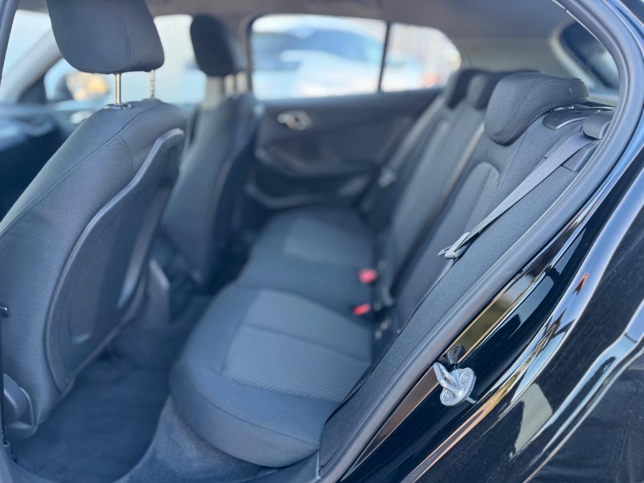 Bmw 116 116d 5p. Advantage