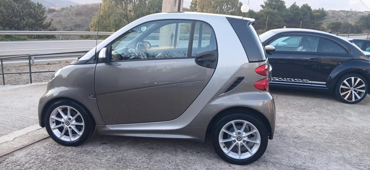 Smart ForTwo 1000 MHD coupé passion - 2012