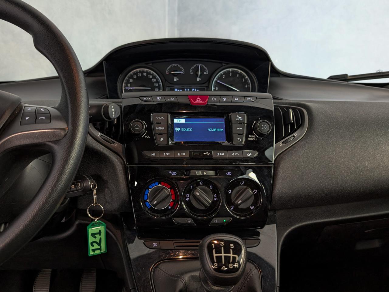 Lancia Ypsilon 1.0 Hybrid 70cv Silver