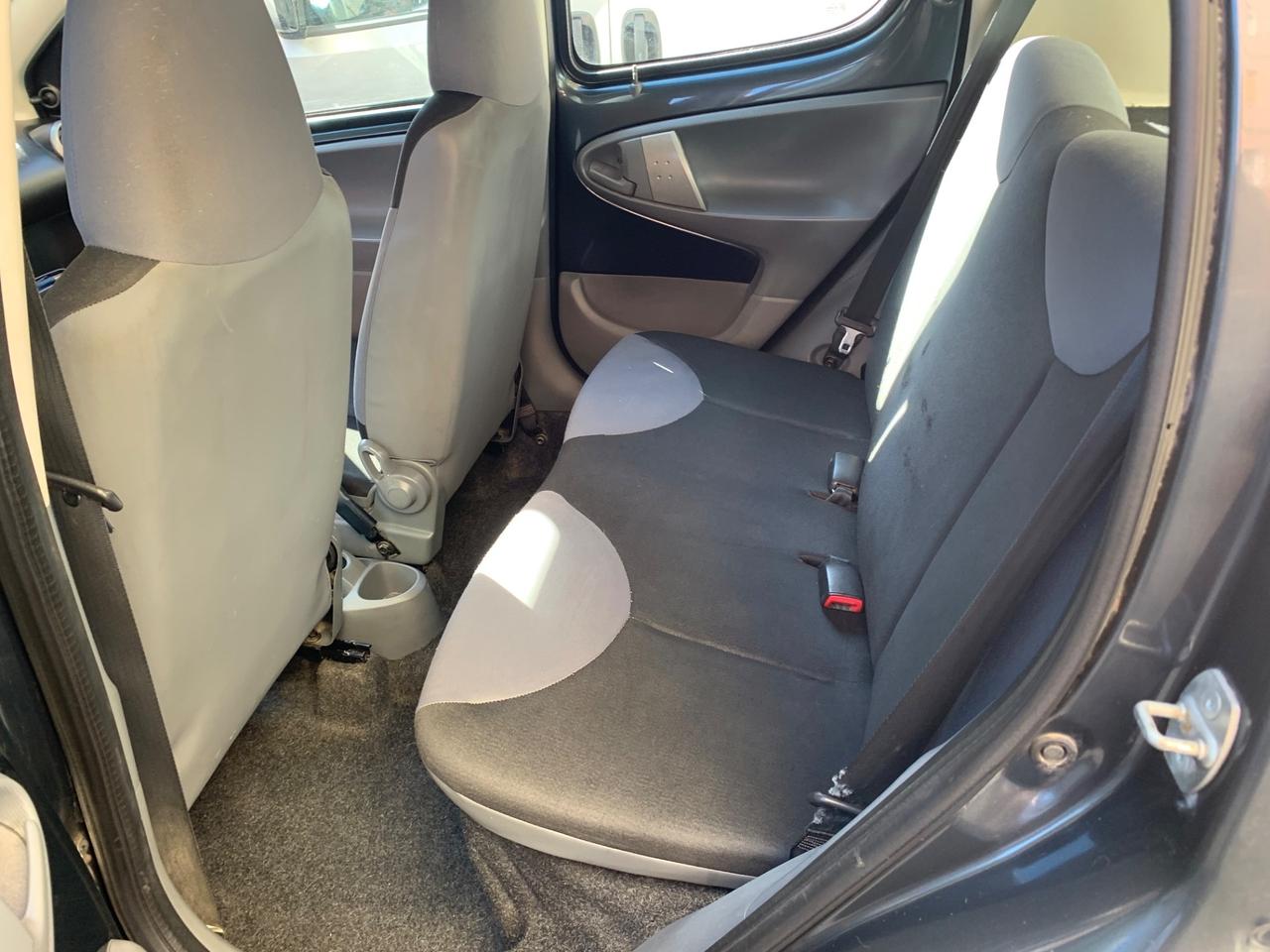 Peugeot 107 1.0 68CV 5p. 03/2011 km 112000