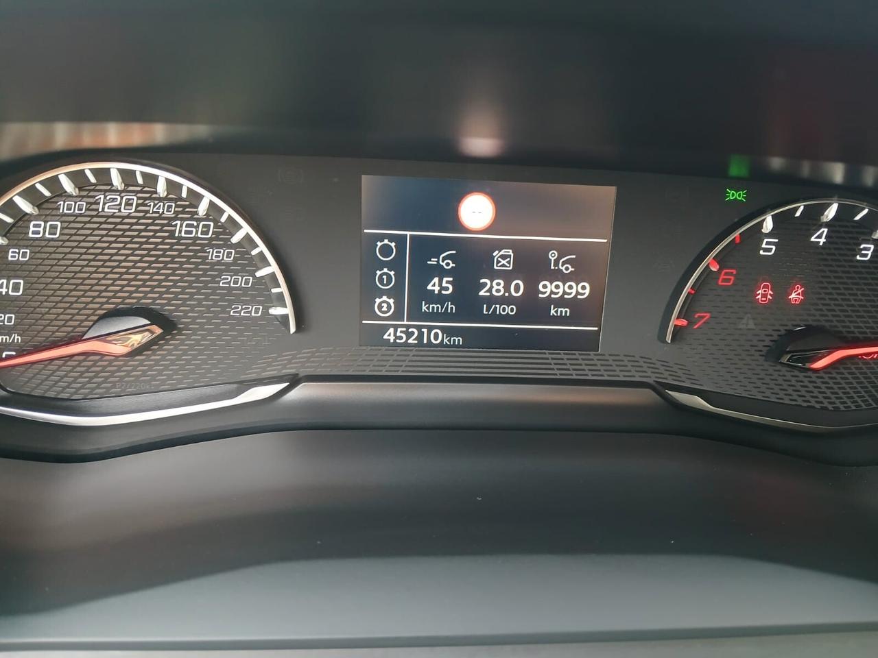 Peugeot 2008 PureTech 100 S&S Allure Pack