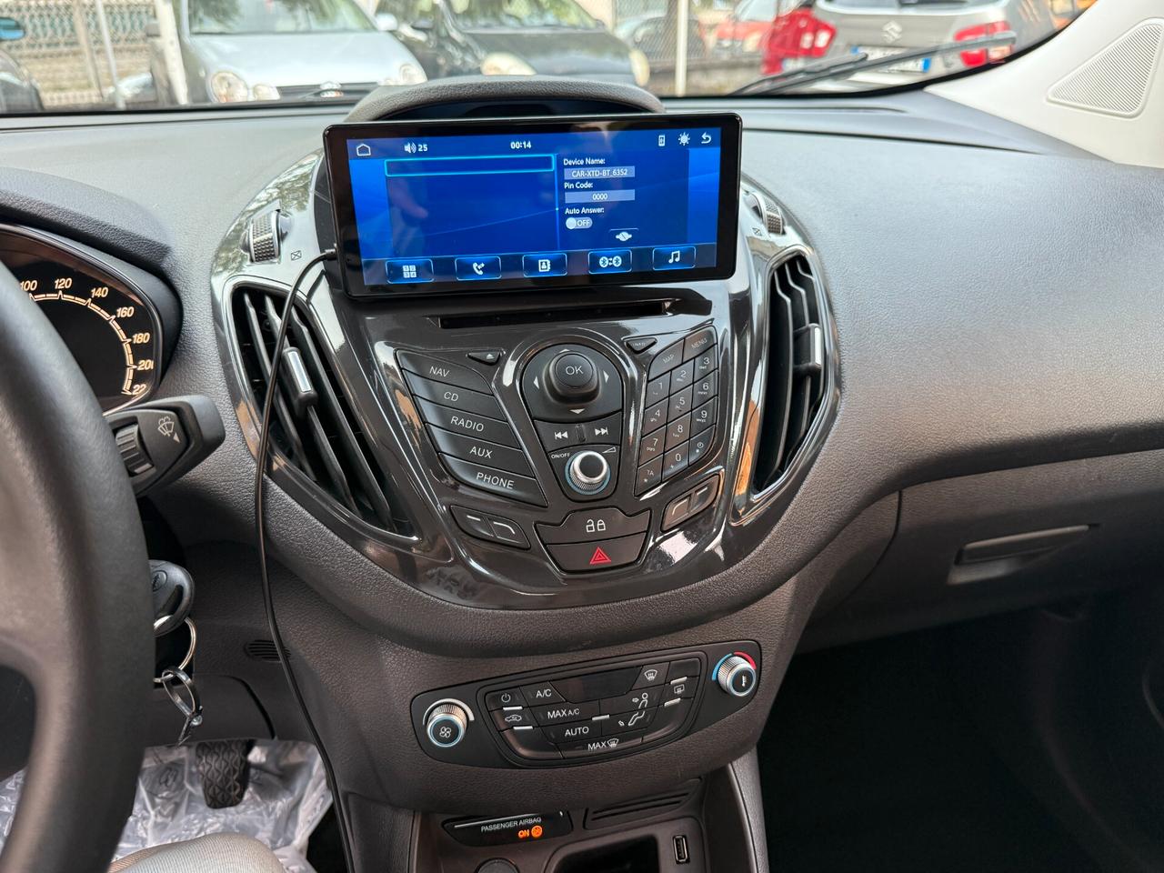 Ford Tourneo Courier 1.0 EcoBoost 100 CV Titanium