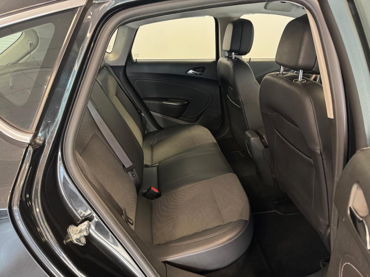 Opel Astra 1.6 115CV 5 porte Cosmo NEOPATENTATI