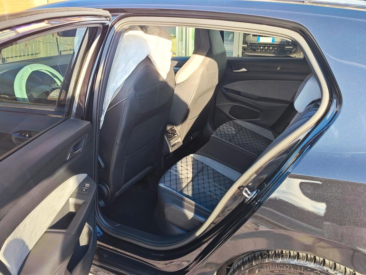 VOLKSWAGEN GOLF VIII 2.0 TDI 150 CV DSG SCR R-LINE