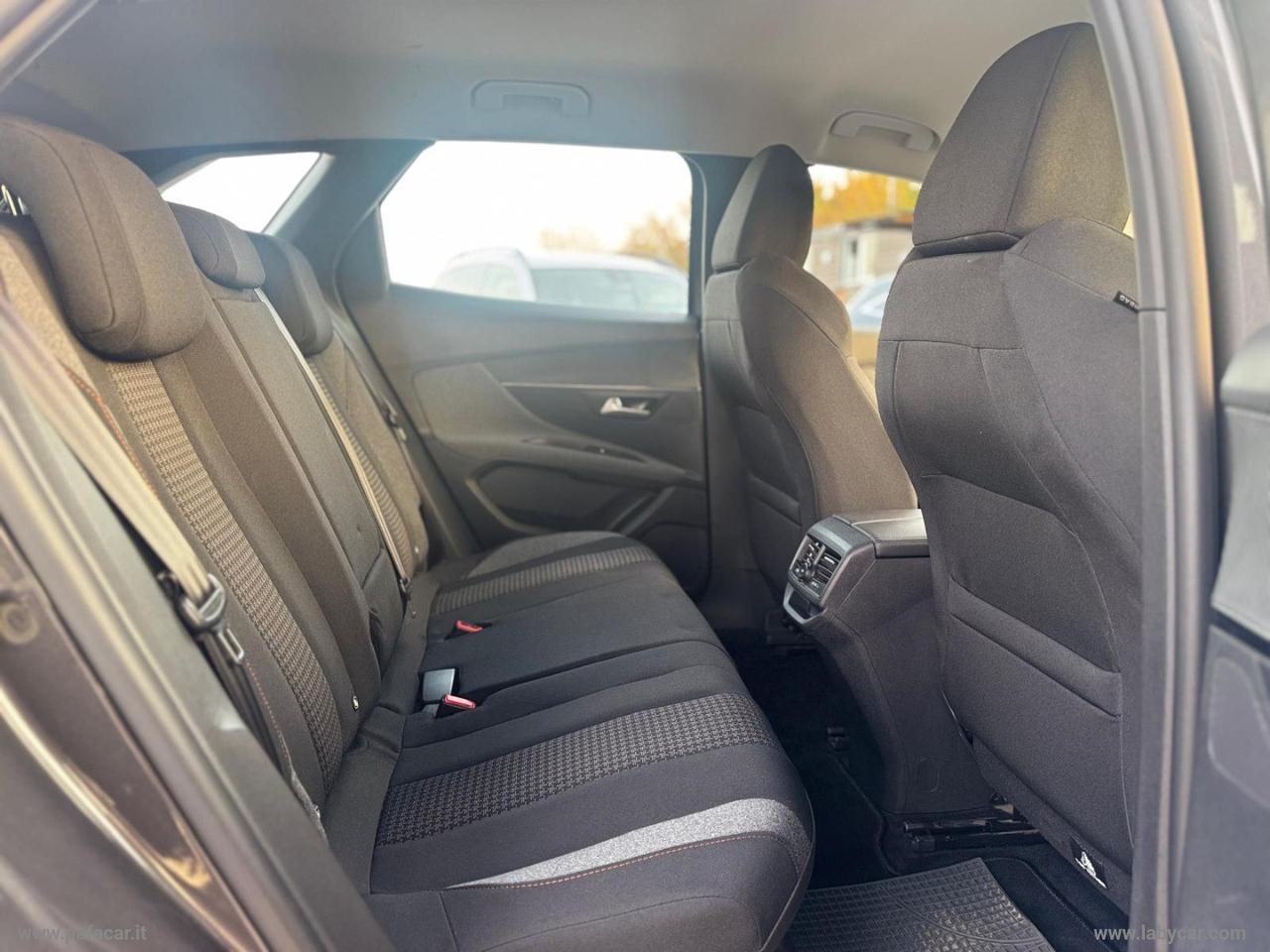 PEUGEOT 3008 BlueHDi 130 S&S EAT8 Allure