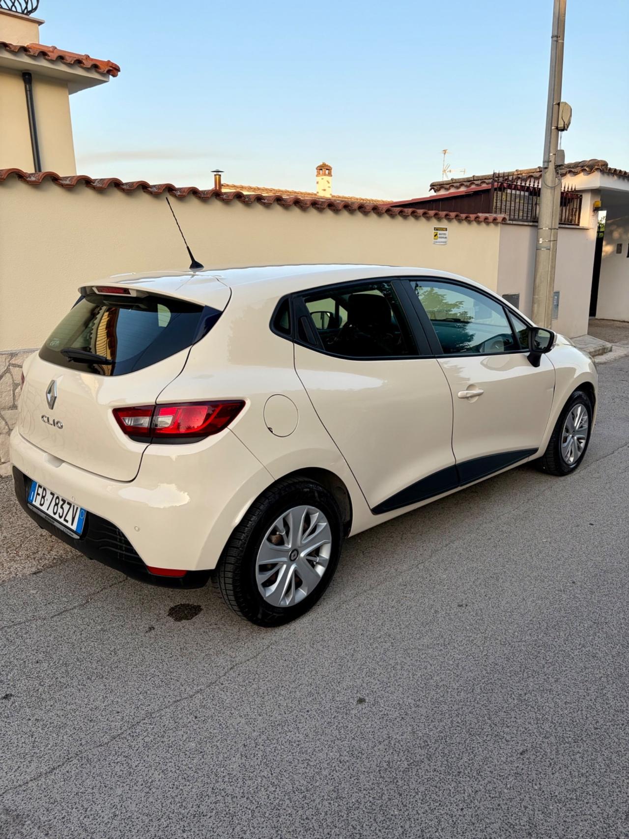Renault Clio 1.2 75CV 5 porte