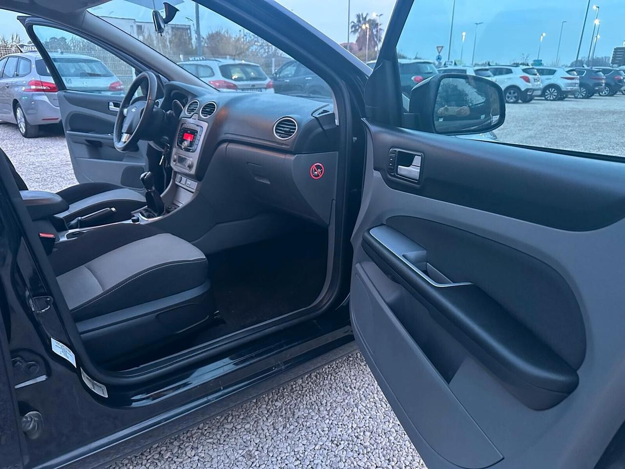 Ford Focus 1.6 (115CV) 5p. Bz.- GPL Titanium