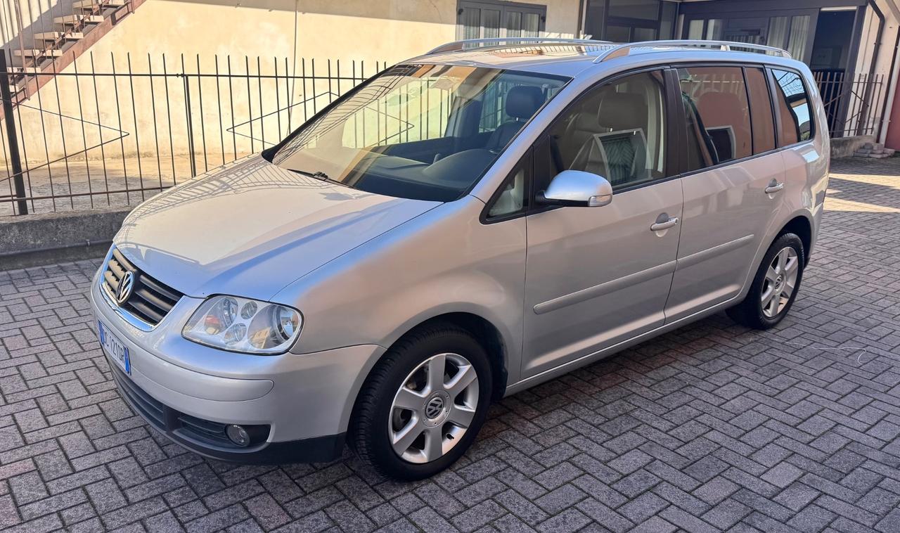 Volkswagen Touran 2.0 Tdi Ok Neopatentati