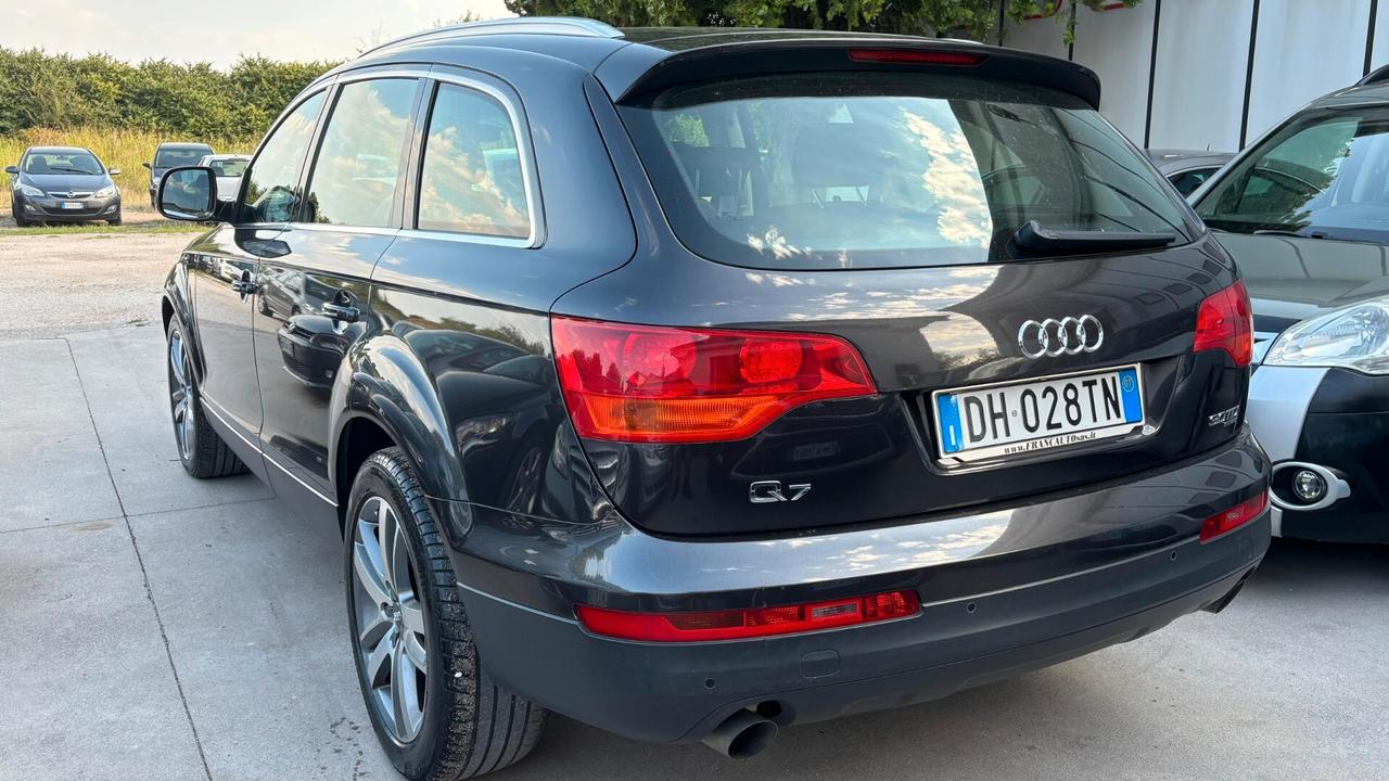 Audi Q7 3.0 V6 TDI 233CV quattro tiptronic