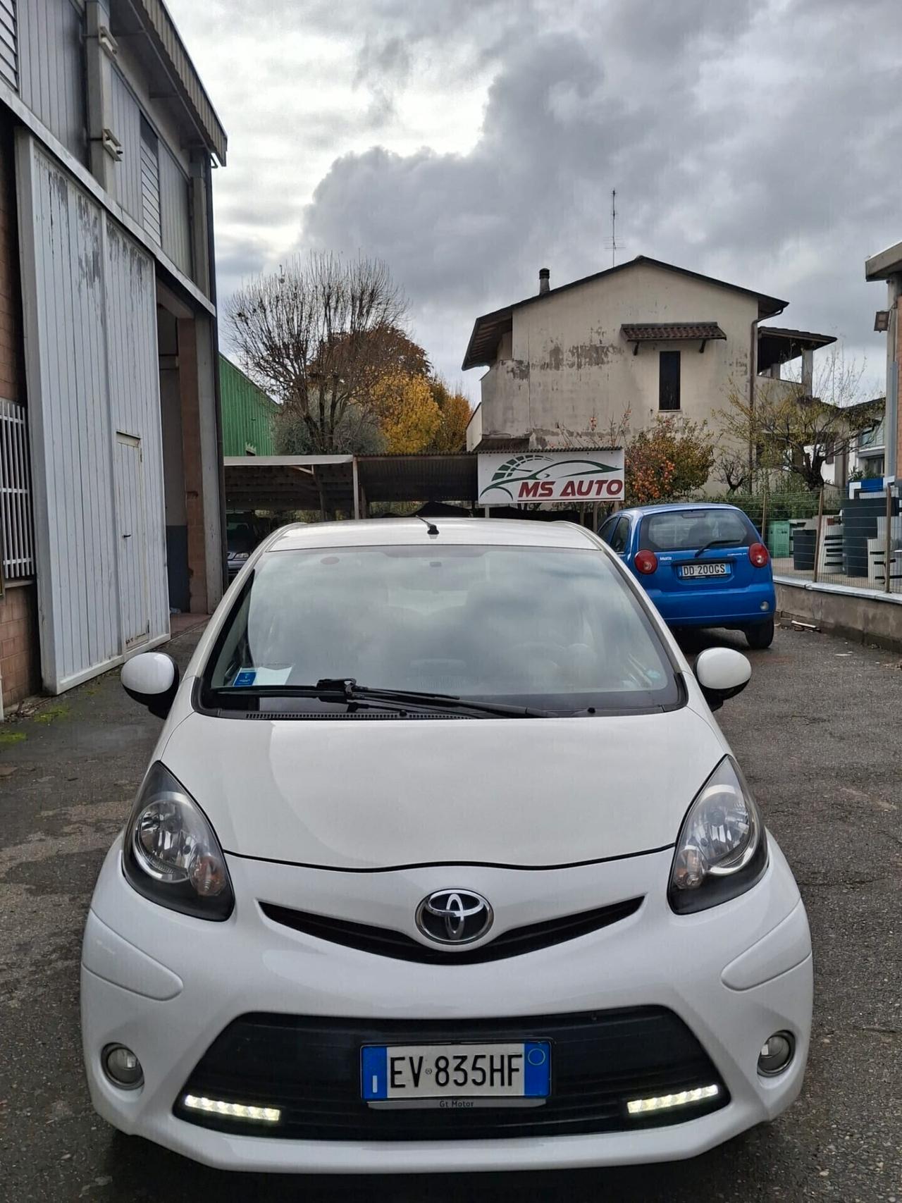 Toyota Aygo 1.0 12V VVT-i 5 porte Cool Soda Connect
