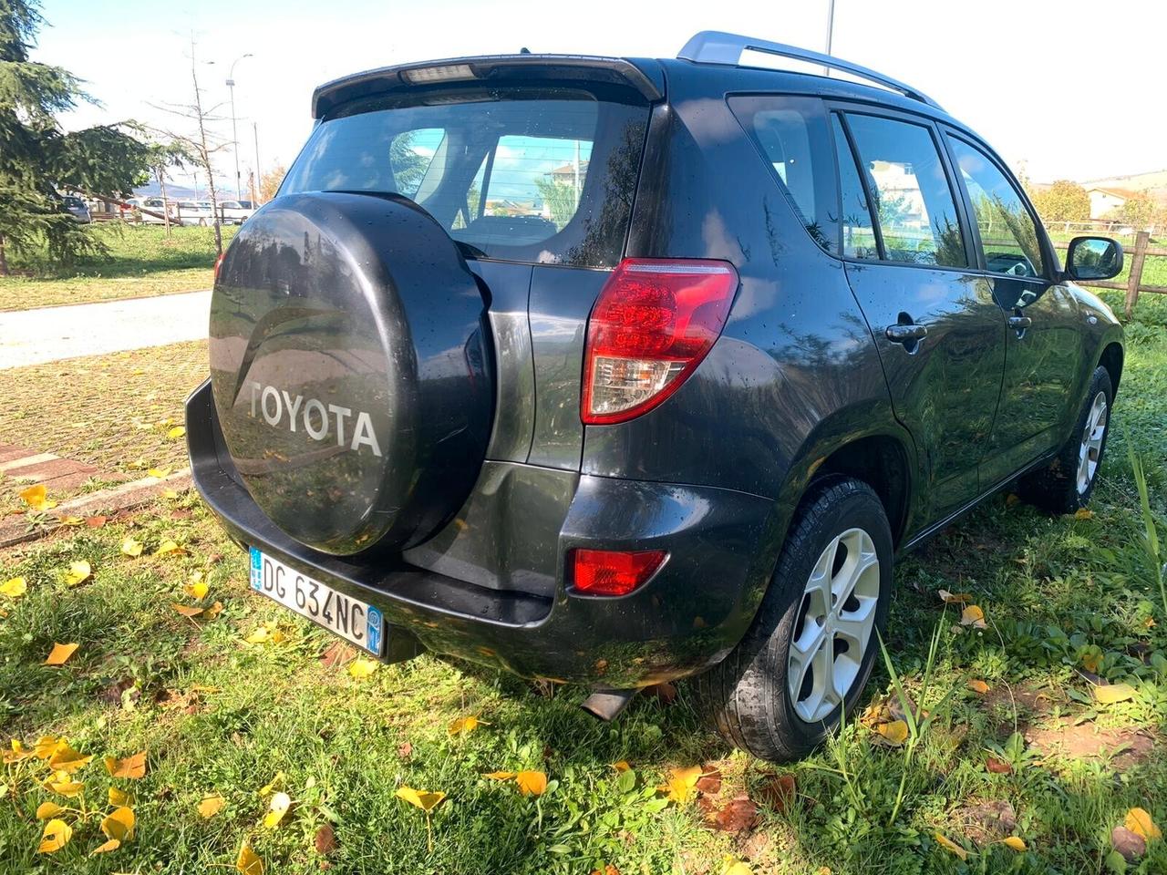 Toyota RAV 4 RAV4 2.2 D-4D 136 CV Luxury 4X4