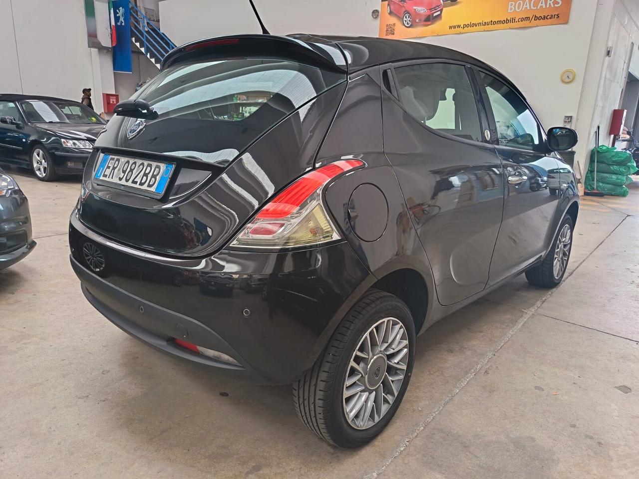Lancia Ypsilon 0,9 bz/metano 63kW 03-2013