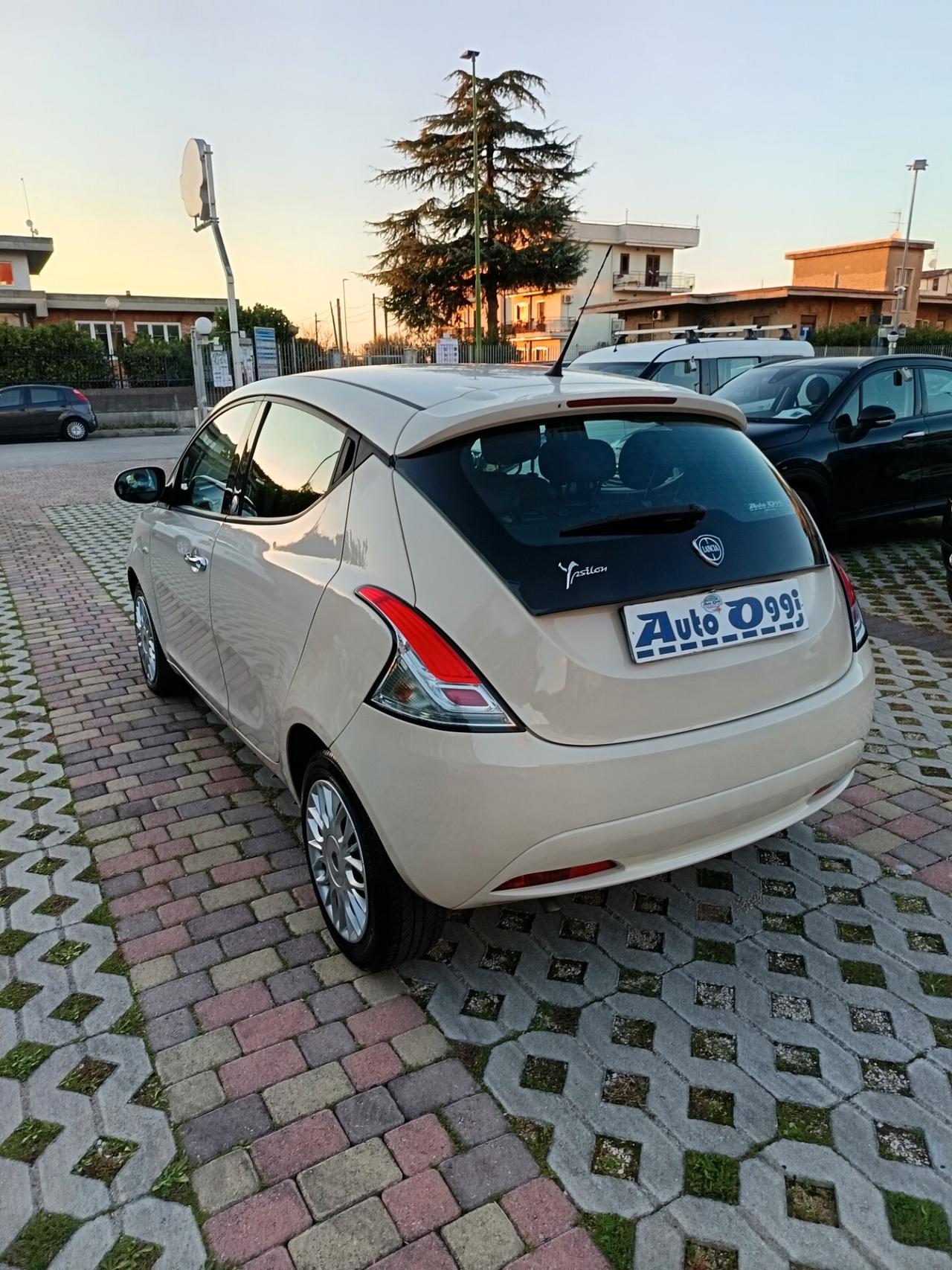 Lancia Ypsilon 1.2 69 CV 5 porte GPL Ecochic Silver