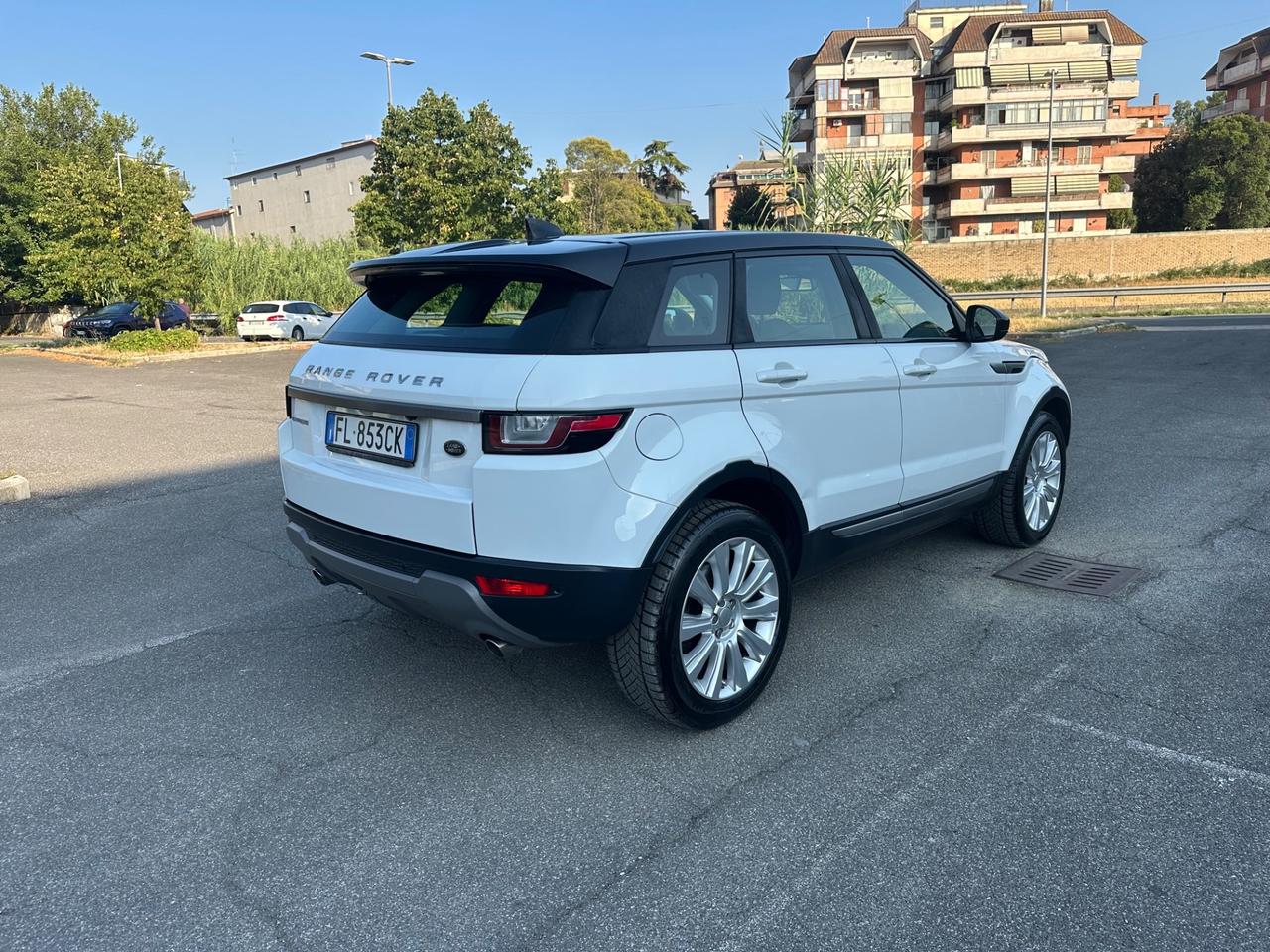 Land Rover Range Evoque 2.0 TD4 180 CV 5p. Pure