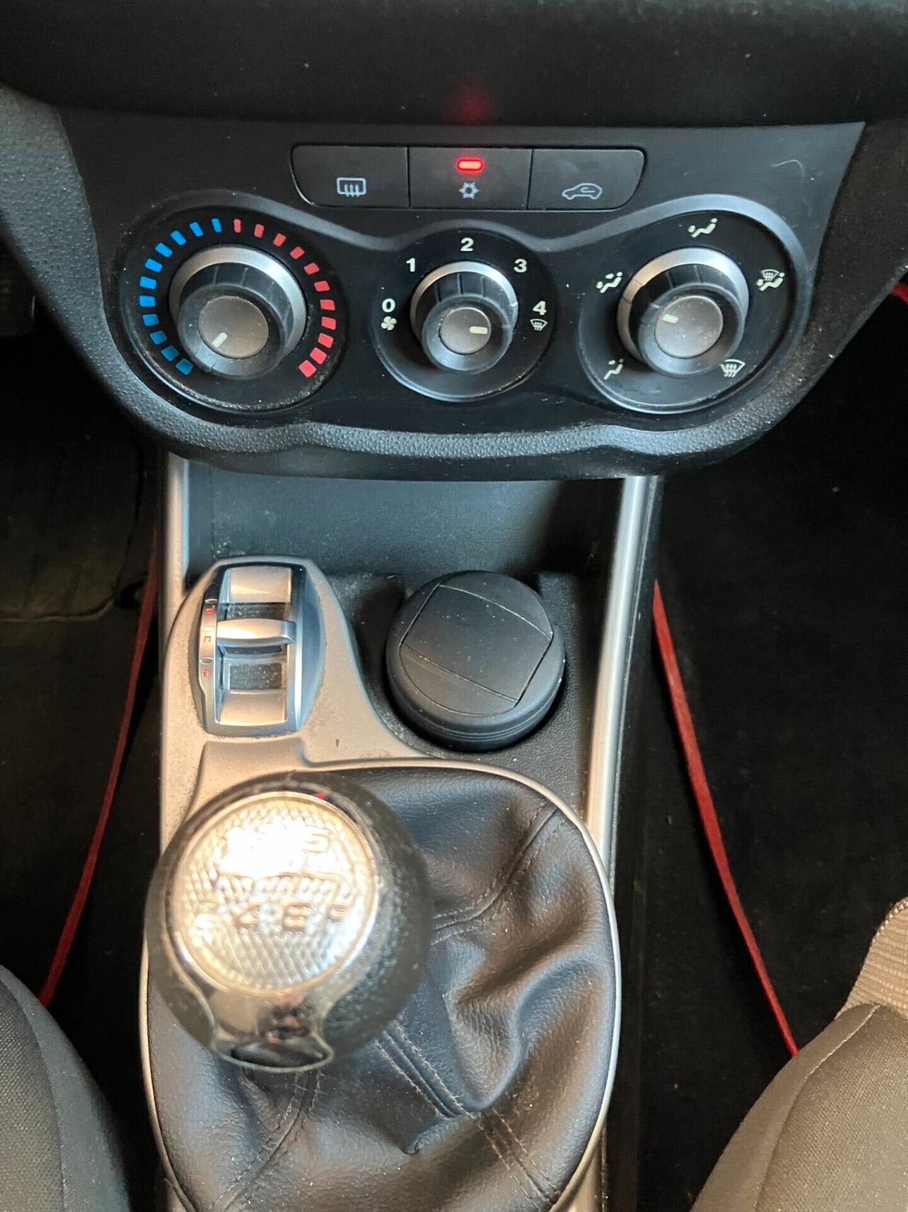 Alfa Romeo MiTo 1.4 NEOPATENTATI Distinctive Sport Pack