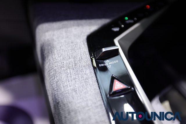 PEUGEOT 3008 HYBRID 136 E-DCS6 ALLURE FULL LED