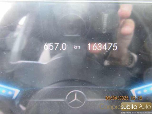 MERCEDES-BENZ A 180 d Automatic Premium