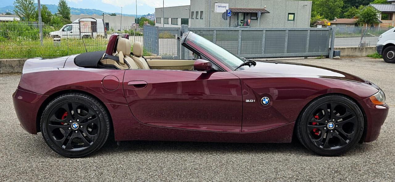 Bmw Z4 3.0i Roadster Merlot-Rot