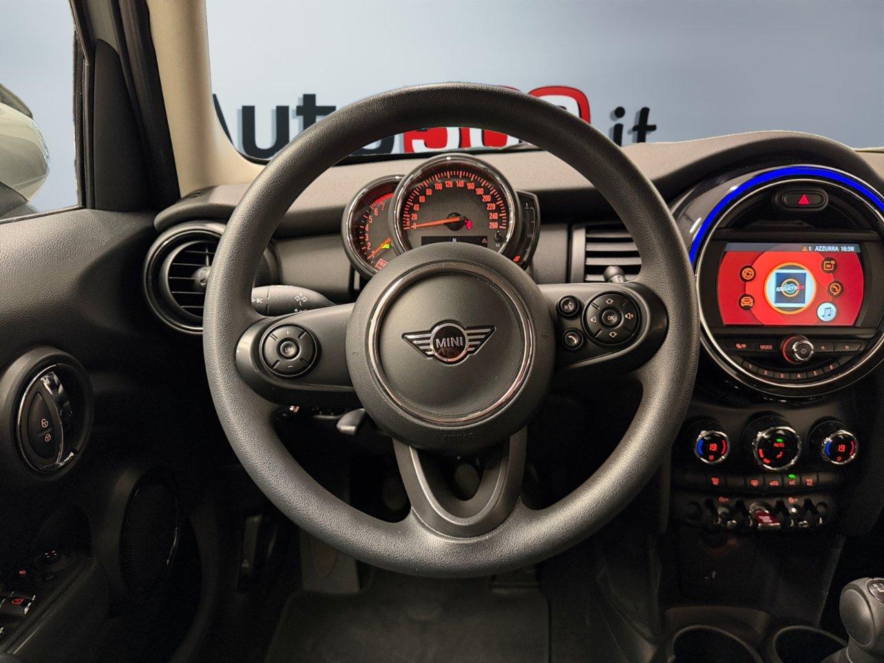 Mini 5 Porte One Baker Street 1.5 Twin Power Turbo 75cv