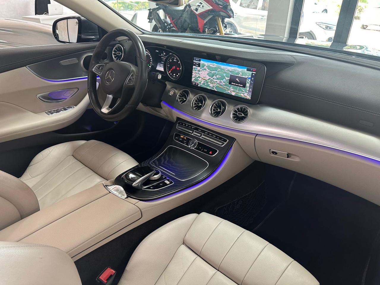 Mercedes-Benz E 220 Premium E 220 D Cabriole #6528