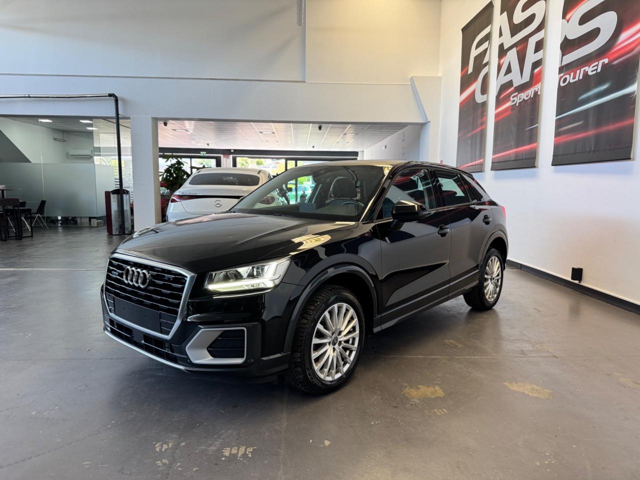 Audi Q2 40 TFSI quattro S tronic Identity Black