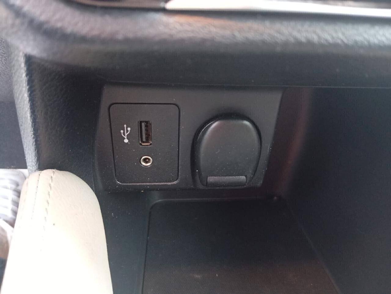 Micra 1.0 benzina TAGLIANDI CERT NISSAN