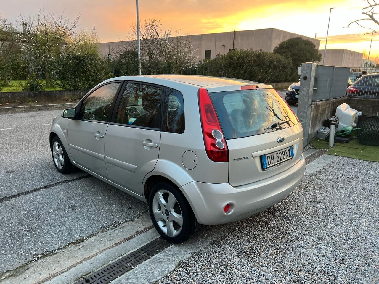 Ford Fiesta 1.4 TDCi 5p. Ghia ok neopatentato