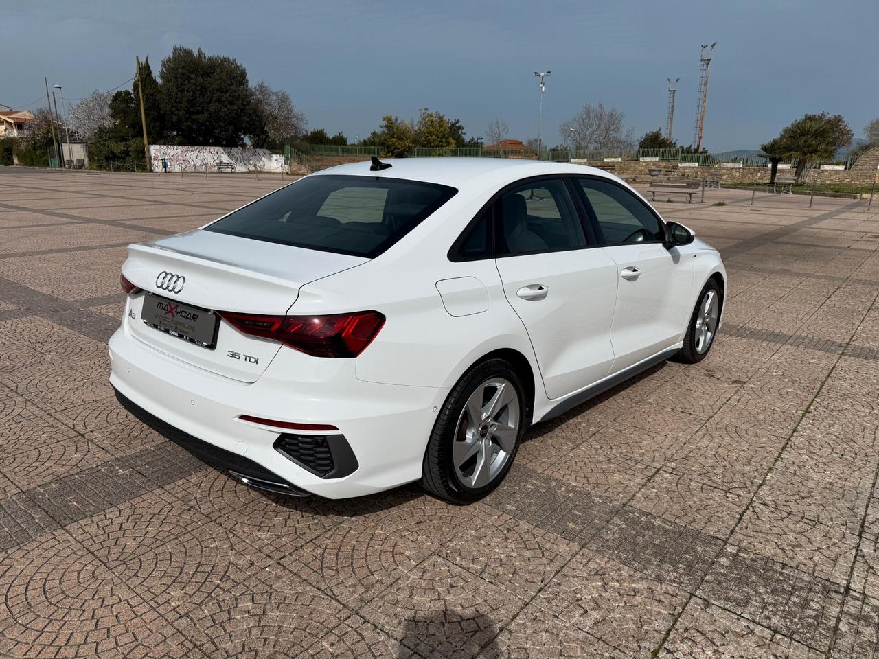 Audi A3 Sedan 35 TDI S line edition