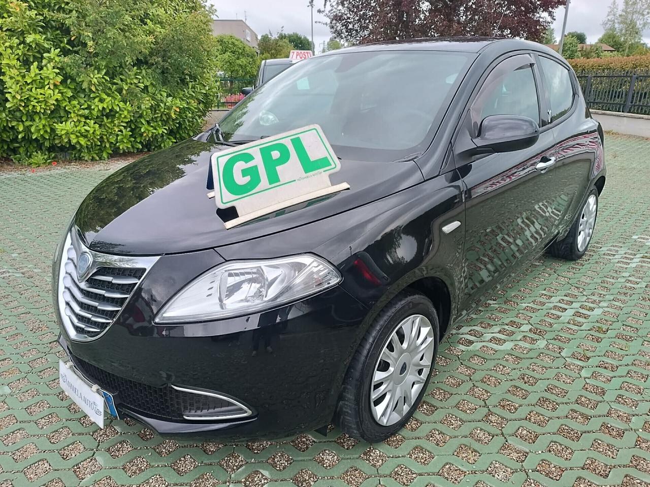 Lancia Ypsilon 1.2 69 CV 5 porte GPL Ecochic Silver
