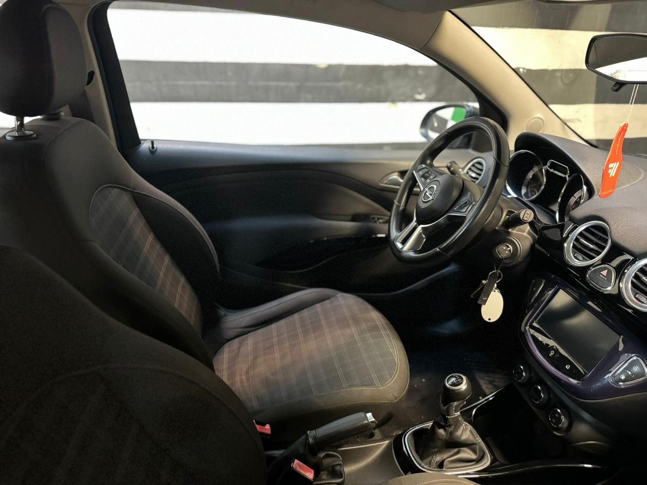 Opel Adam 1.2 70 CV Glam