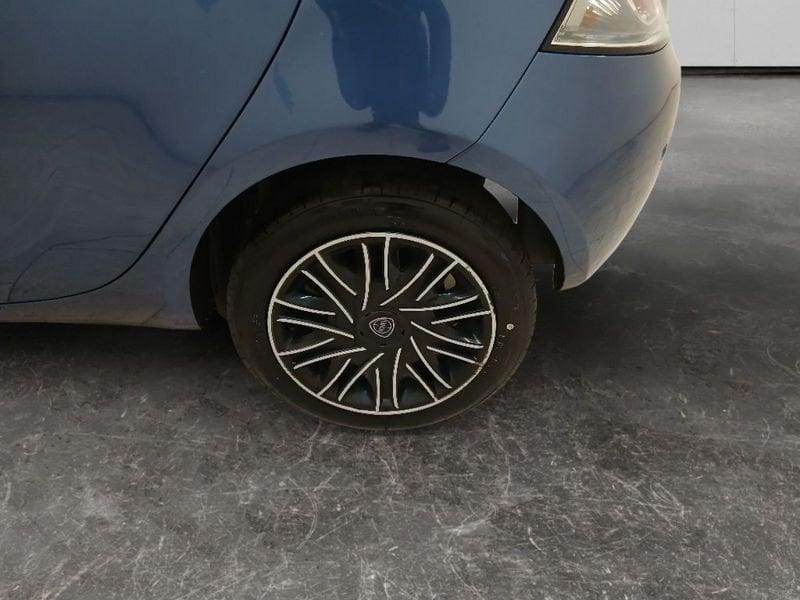 Lancia Ypsilon 1.0 firefly hybrid Gold s&s 70cv