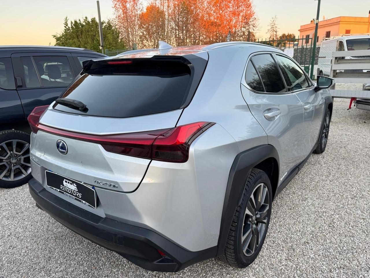 Lexus UX UX Hybrid Executive