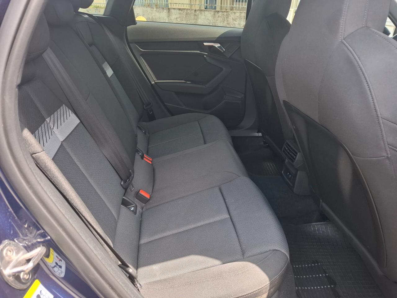 Audi A3 allstreet 35 TFSI S tronic Identity Contrast