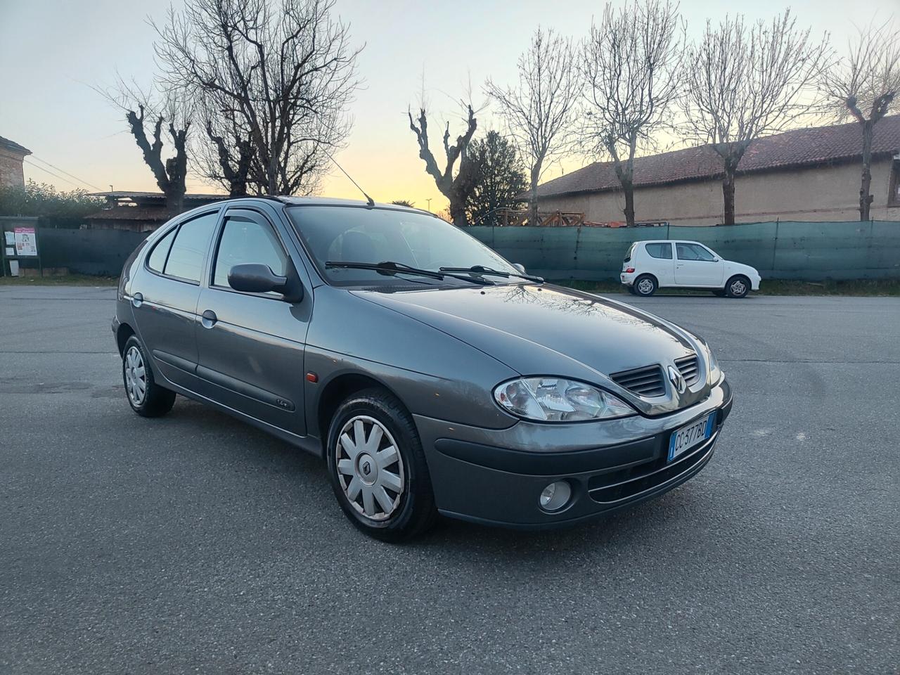 Renault Megane 1.4 benzina 137.ooo KM