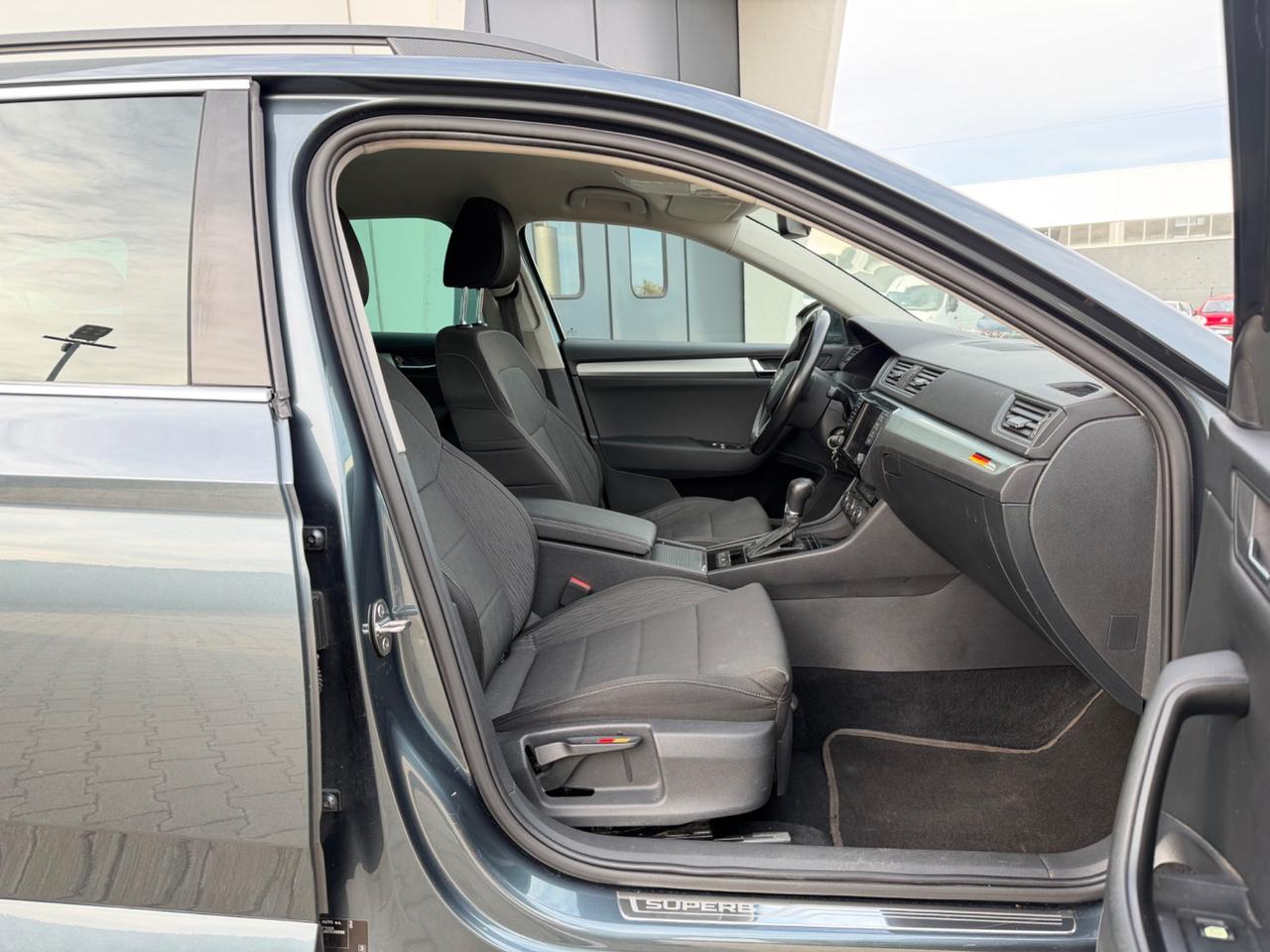 Skoda Superb 2.0 TDI DSG Wagon Style