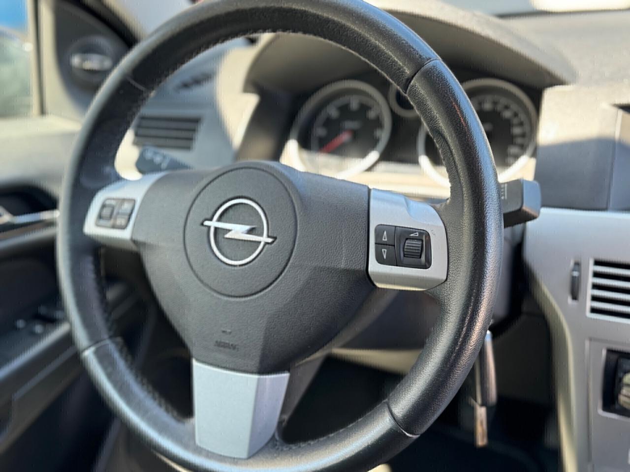 Opel Astra GTC 1.7 CDTI 110CV ecoFLEX 3P. 2009