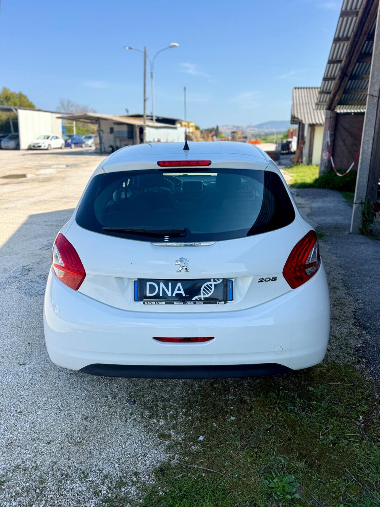 Peugeot 208 1.2 benzina 70 milaKM Neopatentati