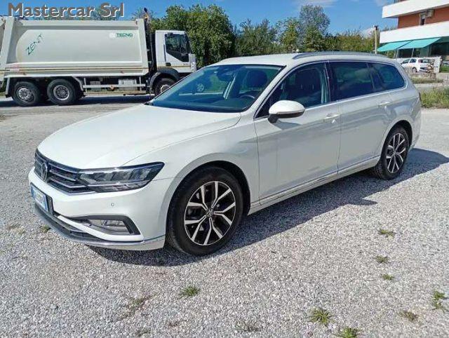VOLKSWAGEN Passat Variant Passat Variant 2.0 tdi Executive 200cv dsg - GH430