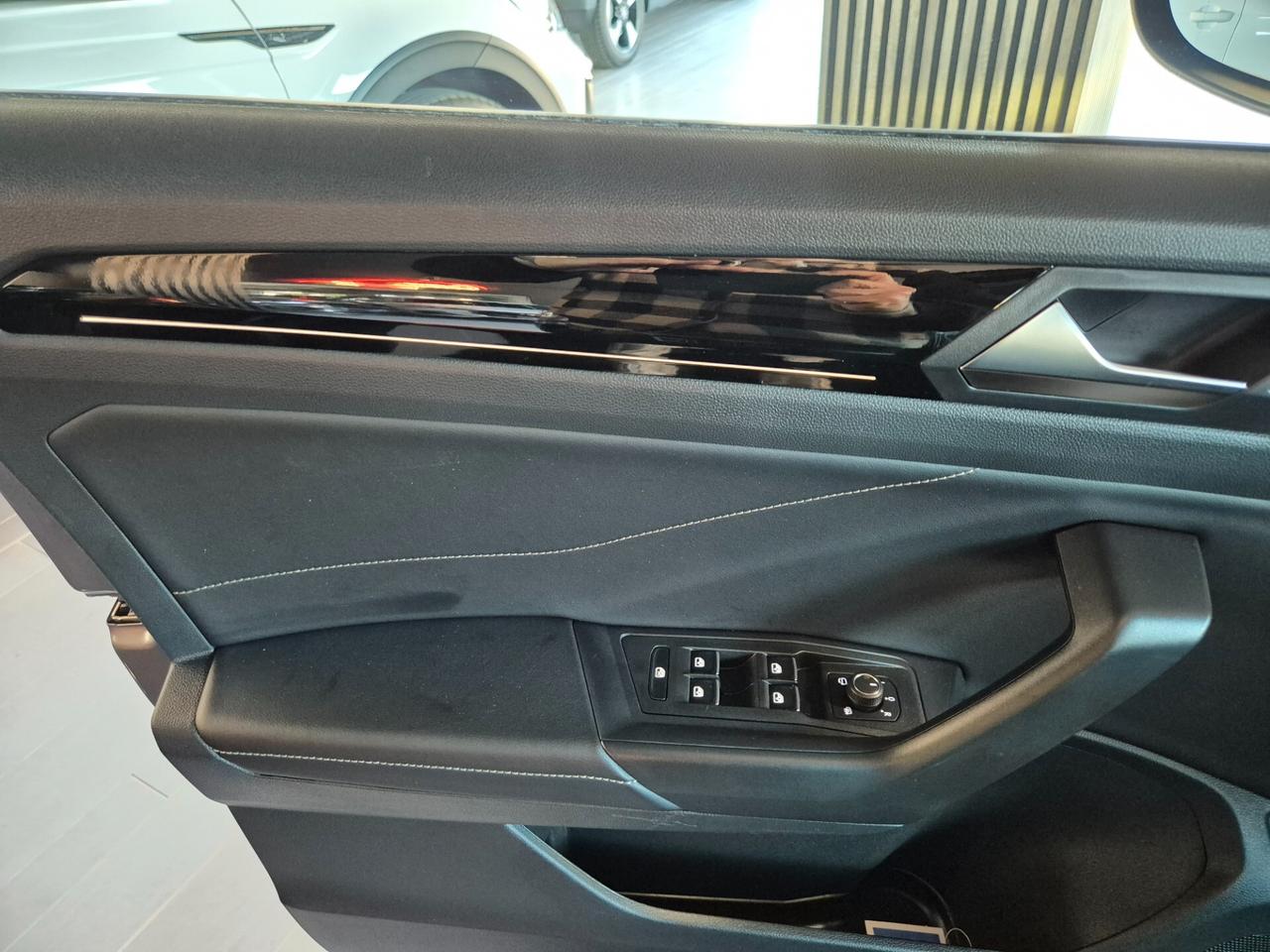 Volkswagen T-Roc 2.0 TDI SCR 150 CV DSG R-Line