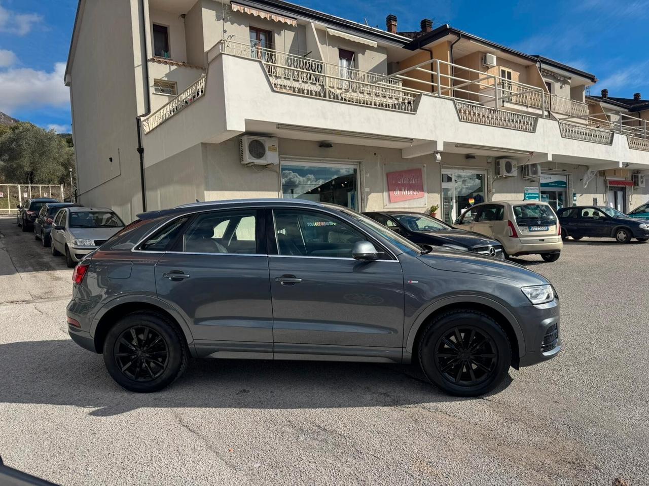 Audi Q3 2.0 TDI 150 CV S line Garanzia
