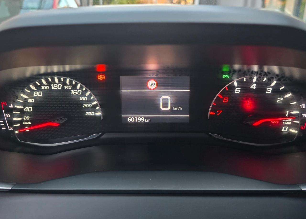 Peugeot 2008 PureTech 130 S&S Allure Navi Pack